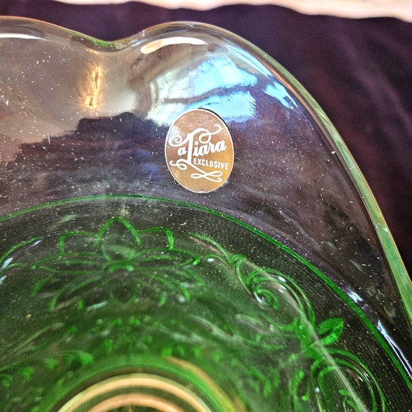 Vintage Indiana Glass ~Tiara Exclusive ~Chantilly Green Sandwich Pattern Pitcher - Picture 4 of 10